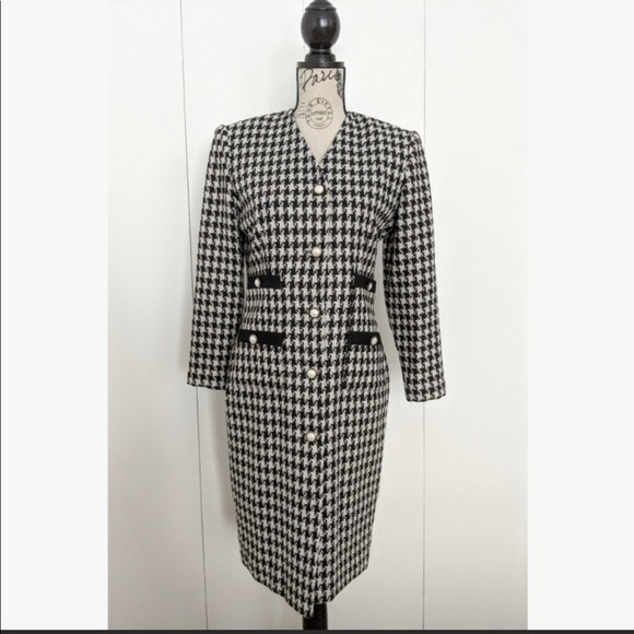 ๐*Host Pick* Vintage Parisian style coat - Picture 2 of 10